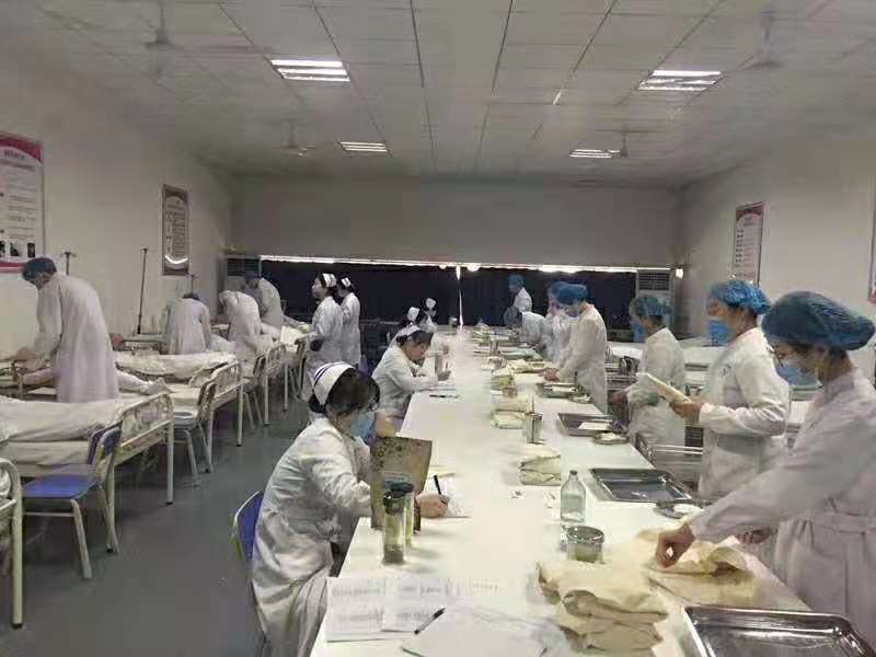 石家庄白求恩医学院护理专业实训课.jpg