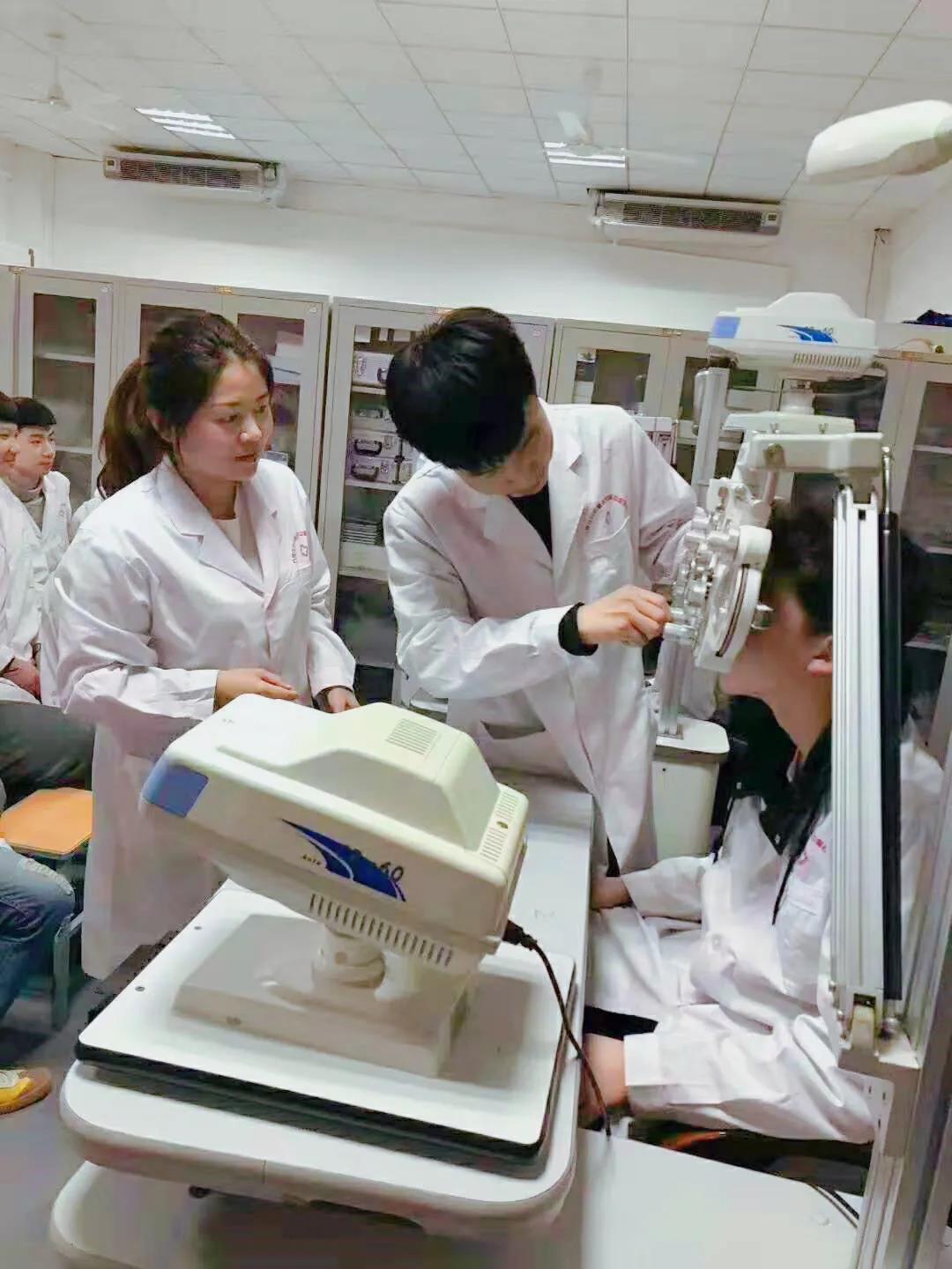 1782184432105431.jpg 石家庄白求恩眼视光与配镜专业.jpg